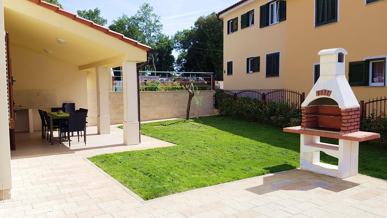 Villas Simag Banjole Exterior photo
