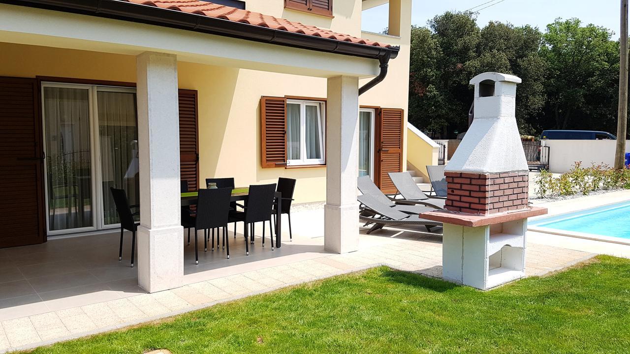 Villas Simag Banjole Exterior photo