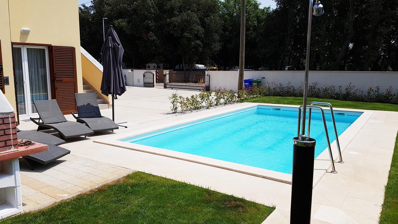 Villas Simag Banjole Exterior photo